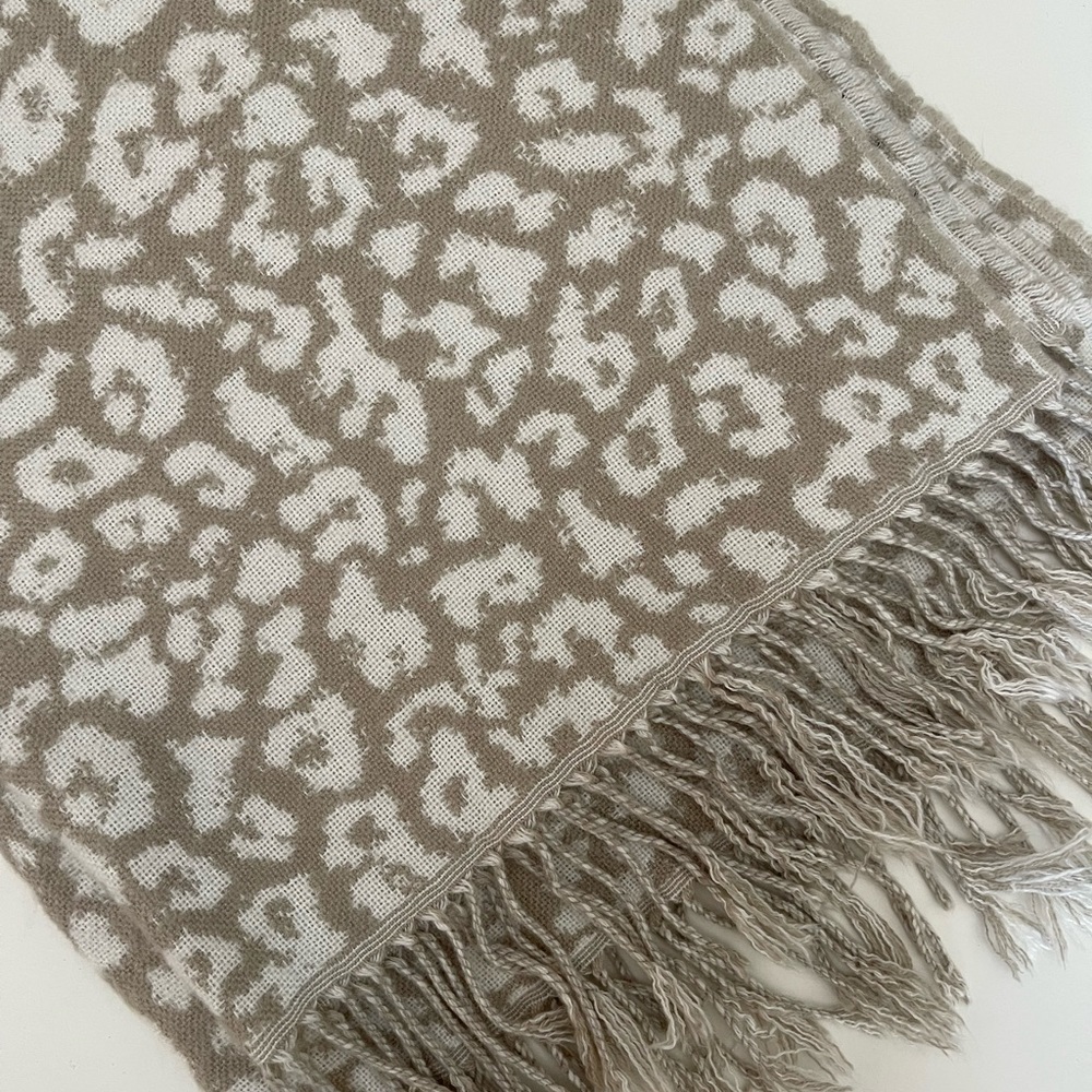 Banana Republic Cheetah Print Scarf